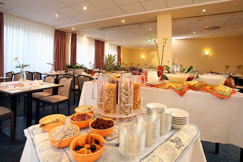 Achat Hotel Leipzig Messe Restaurant photo